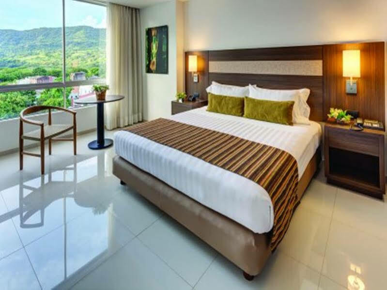 Hotel Estelar יופאל מראה חיצוני תמונה